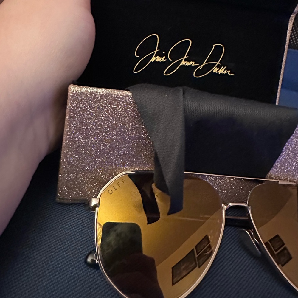 Gold diff sunglasses